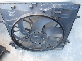 Mercedes Benz - cooling radiator fan - A0999062400